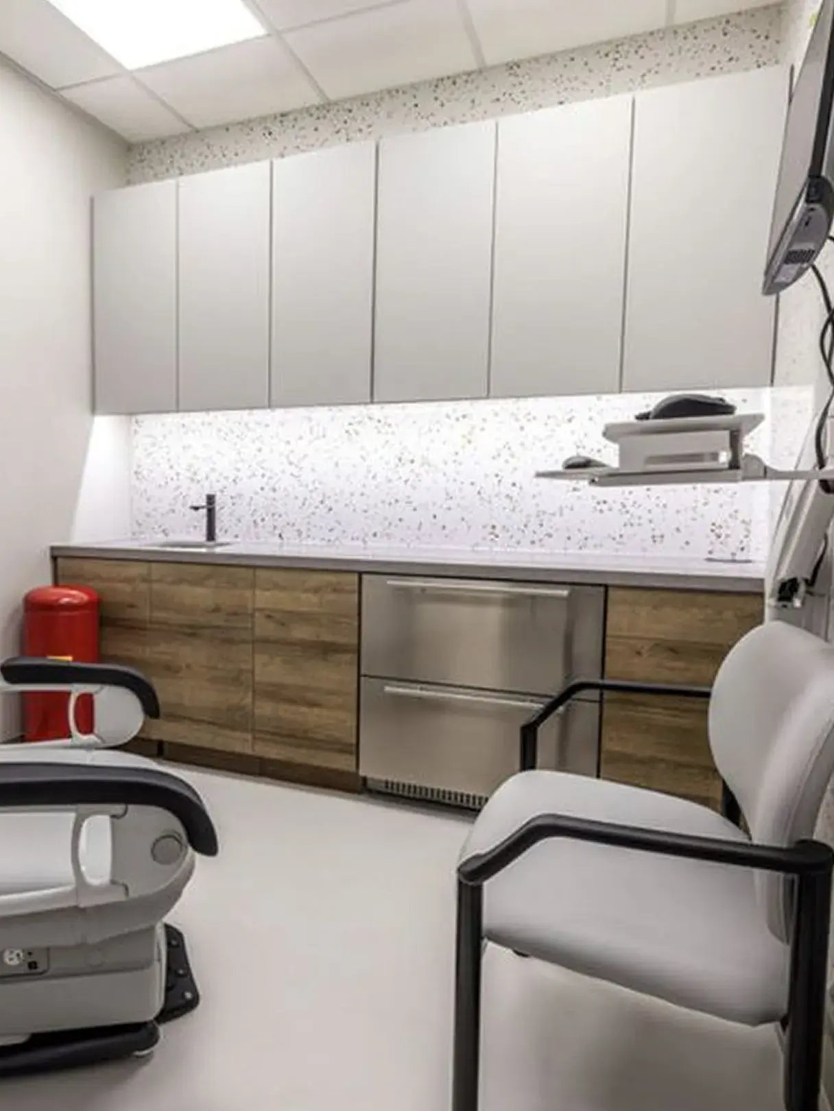medical-clinic-thumbnail-06